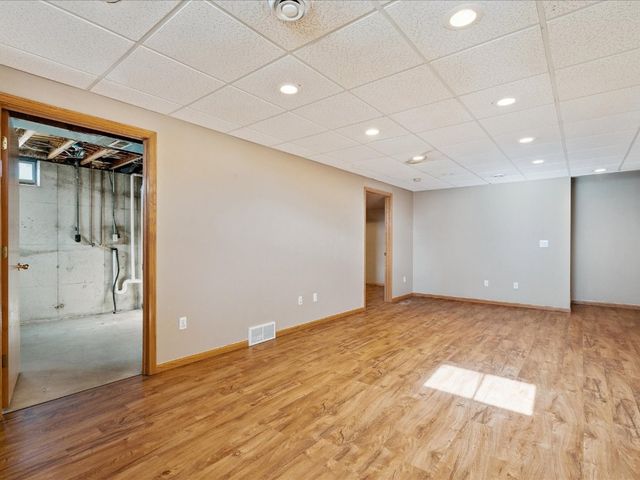 3090 Primrose St, Marion, IA 52302