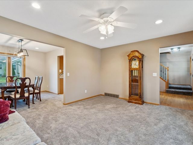 3090 Primrose St, Marion, IA 52302