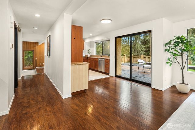 22223 NE 82nd Place, Redmond, WA 98053
