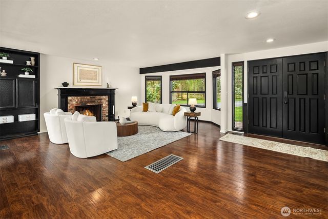 22223 NE 82nd Place, Redmond, WA 98053