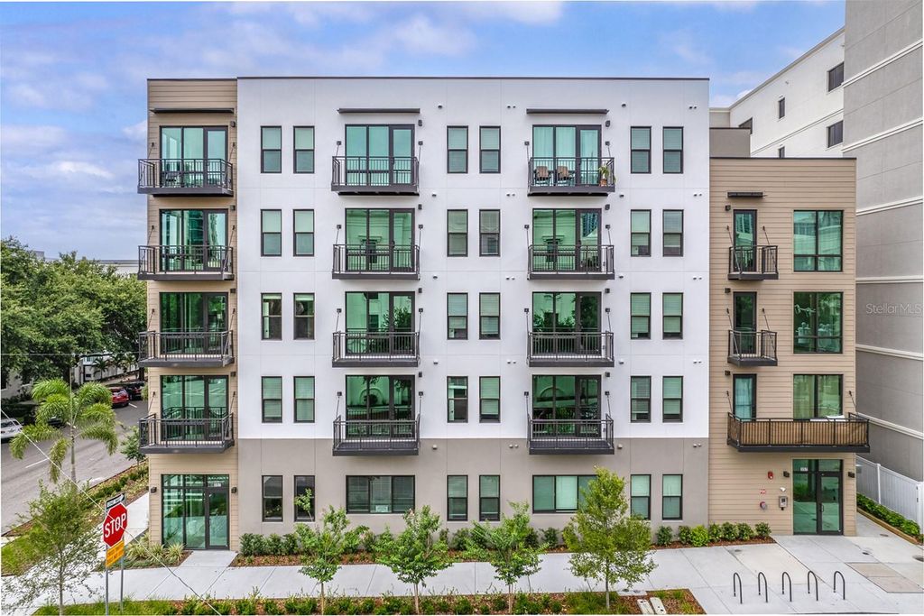 357 5TH STREET S, St Petersburg, FL 33701