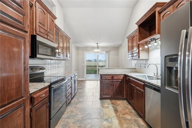 402 Shannon Avenue, Smithville, MO 64089