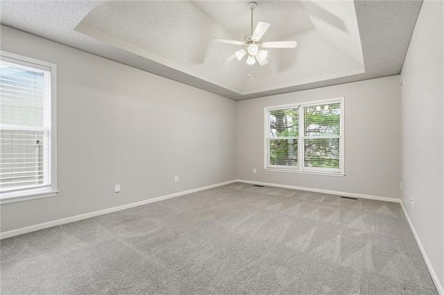 402 Shannon Avenue, Smithville, MO 64089