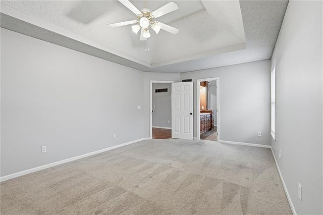 402 Shannon Avenue, Smithville, MO 64089