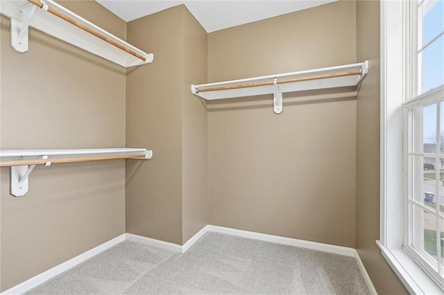 402 Shannon Avenue, Smithville, MO 64089