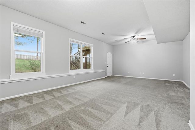 402 Shannon Avenue, Smithville, MO 64089