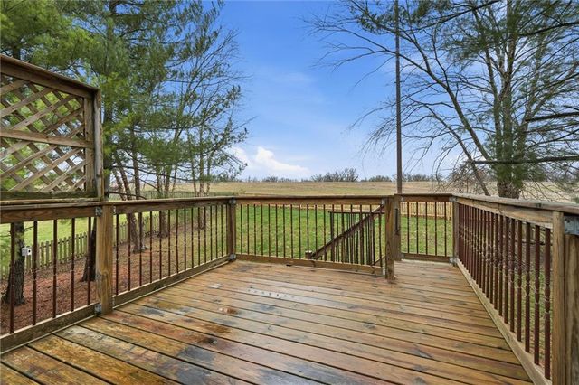 402 Shannon Avenue, Smithville, MO 64089