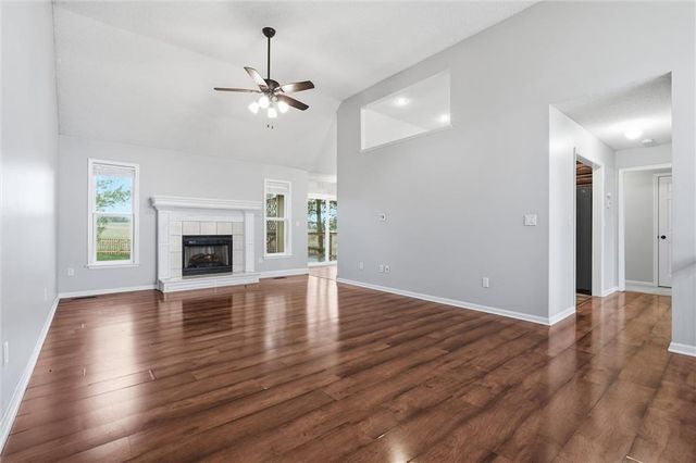 402 Shannon Avenue, Smithville, MO 64089