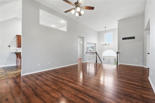 402 Shannon Avenue, Smithville, MO 64089