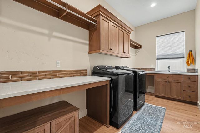 9351 W Sooty Grouse Ct, Boise, ID 83714