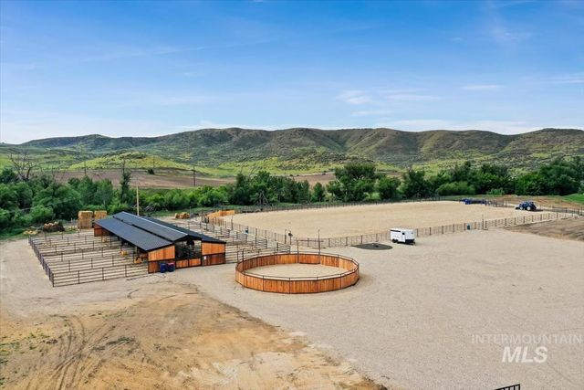9351 W Sooty Grouse Ct, Boise, ID 83714