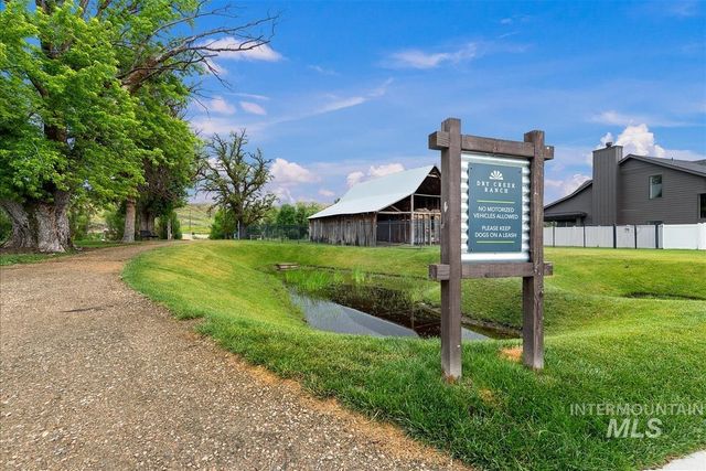 9351 W Sooty Grouse Ct, Boise, ID 83714