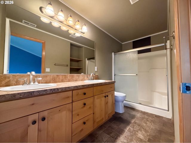 146 Ne AMERICAN Dr, Mc Minnville, OR 97128