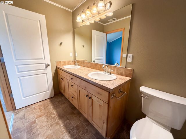 146 Ne AMERICAN Dr, Mc Minnville, OR 97128