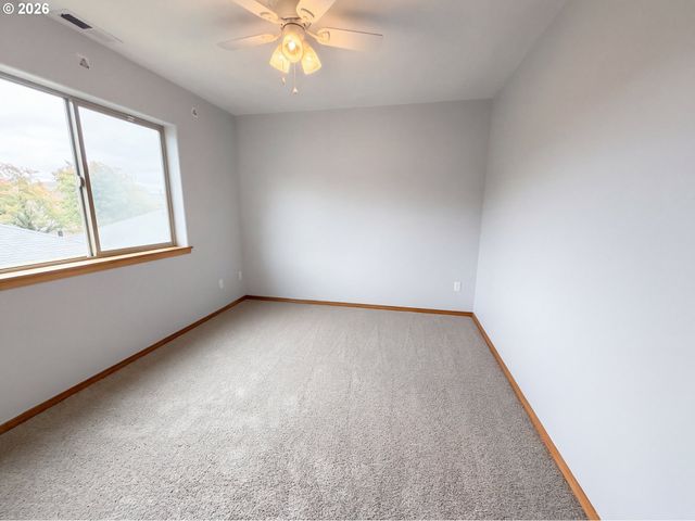 146 Ne AMERICAN Dr, Mc Minnville, OR 97128
