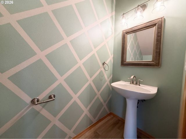 146 Ne AMERICAN Dr, Mc Minnville, OR 97128