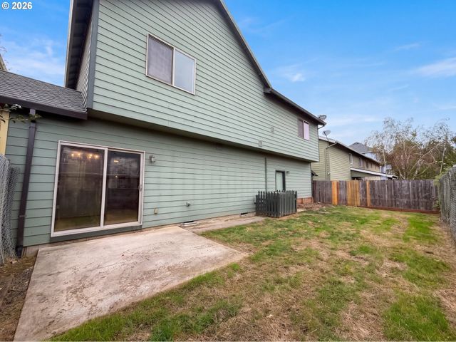 146 Ne AMERICAN Dr, Mc Minnville, OR 97128