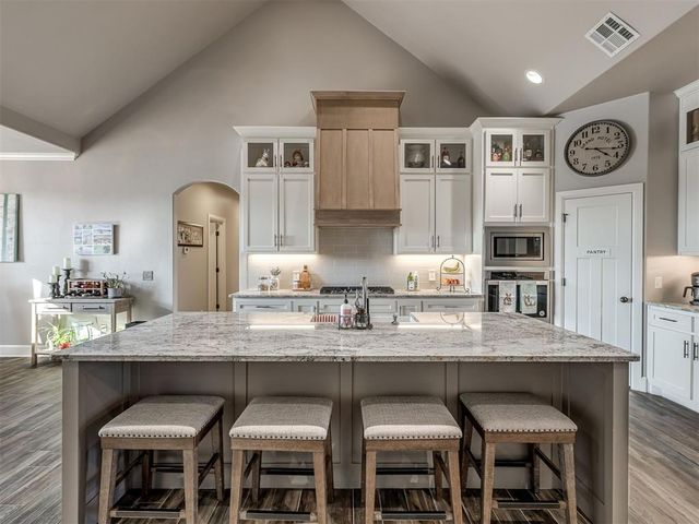 962 County Street 2983, Blanchard, OK 73010