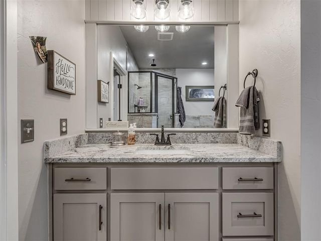 962 County Street 2983, Blanchard, OK 73010