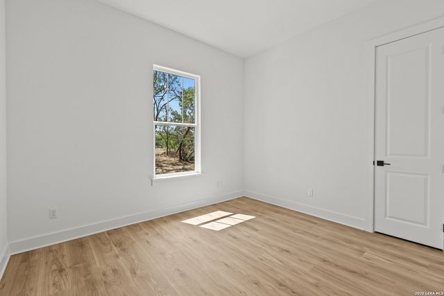 3515 County Road 676, Devine, TX 78016