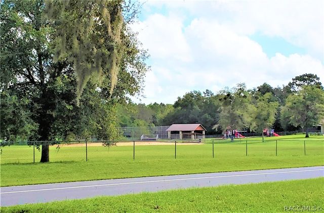 7760 N Pocono Drive, Citrus Springs, FL 34434