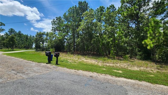 7760 N Pocono Drive, Citrus Springs, FL 34434
