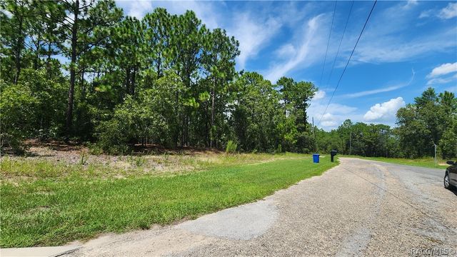 7760 N Pocono Drive, Citrus Springs, FL 34434