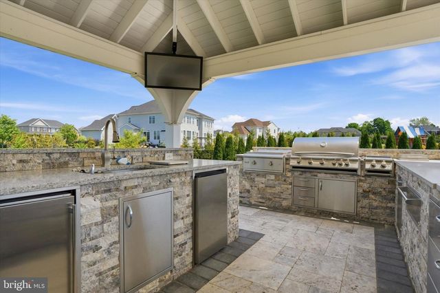 4 SHADY PINES DR, Warminster, PA 18974