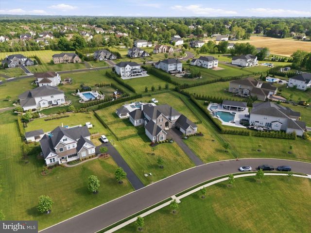 4 SHADY PINES DR, Warminster, PA 18974