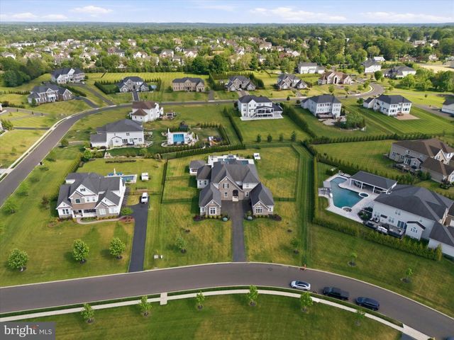 4 SHADY PINES DR, Warminster, PA 18974