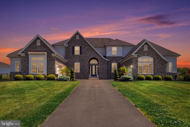 4 SHADY PINES DR, Warminster, PA 18974