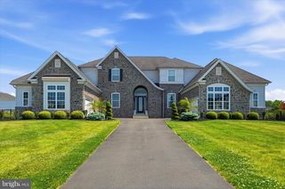 4 SHADY PINES DR, Warminster, PA 18974