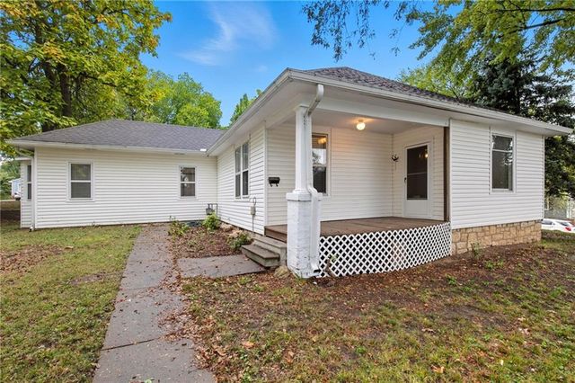 715 N 10th Street, Leavenworth, KS 66048