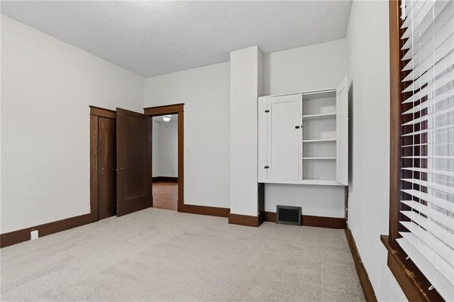 715 N 10th Street, Leavenworth, KS 66048