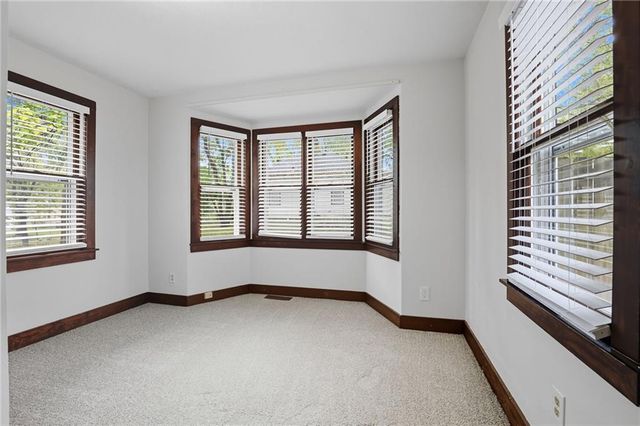 715 N 10th Street, Leavenworth, KS 66048