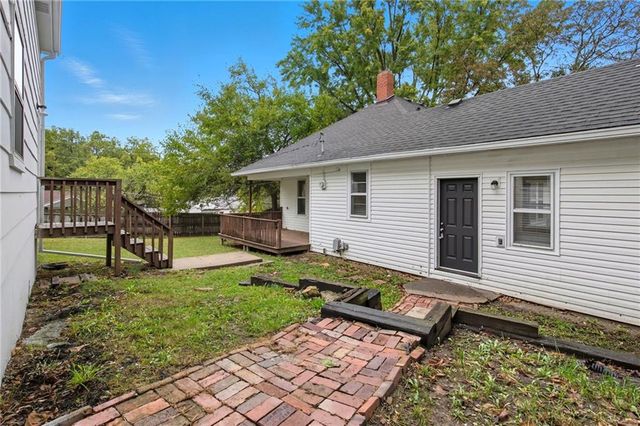 715 N 10th Street, Leavenworth, KS 66048