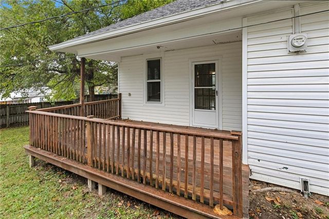 715 N 10th Street, Leavenworth, KS 66048