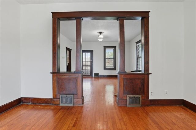 715 N 10th Street, Leavenworth, KS 66048