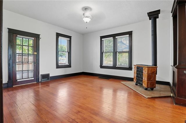 715 N 10th Street, Leavenworth, KS 66048