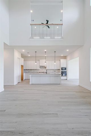 153 Peninsula Point Drive, Montgomery, TX 77356