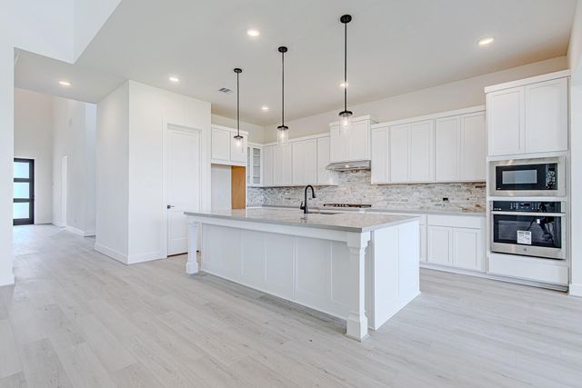 153 Peninsula Point Drive, Montgomery, TX 77356