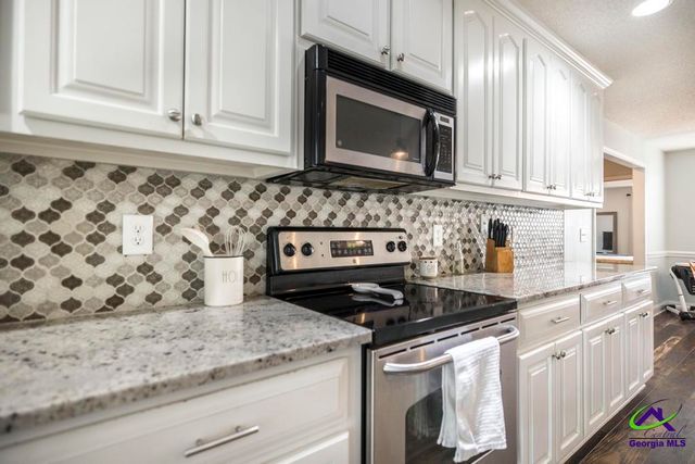 302 Erin Way, Warner Robins, GA 31088