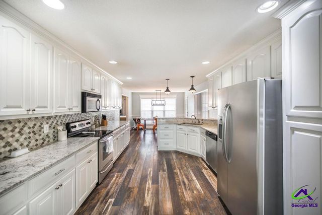 302 Erin Way, Warner Robins, GA 31088