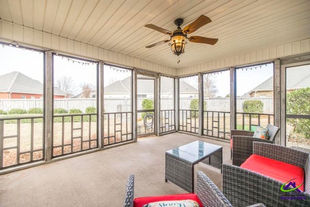 302 Erin Way, Warner Robins, GA 31088