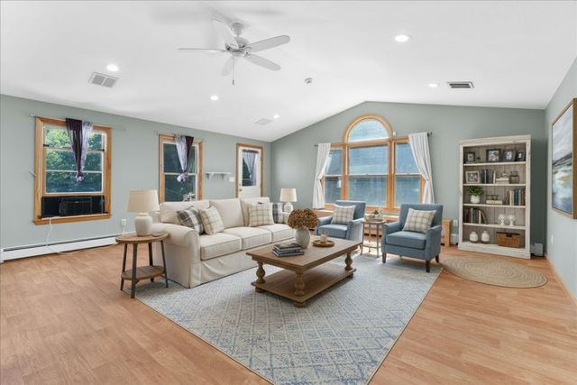 59 Southgate Rd, Franklin, MA 02038