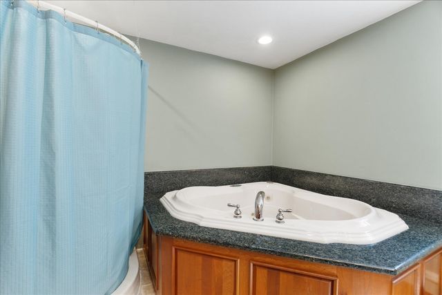 59 Southgate Rd, Franklin, MA 02038