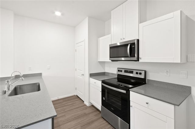 491 Waterfall Cove Court, Henderson, NV 89002