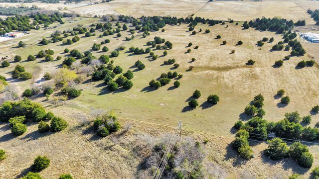 15223 S Fm 372, Valley View, TX 76272