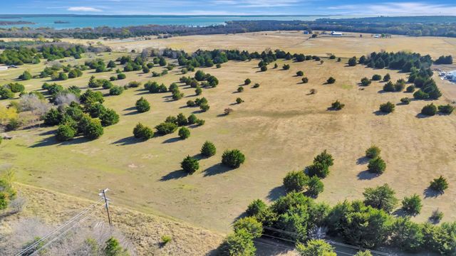 15223 S Fm 372, Valley View, TX 76272