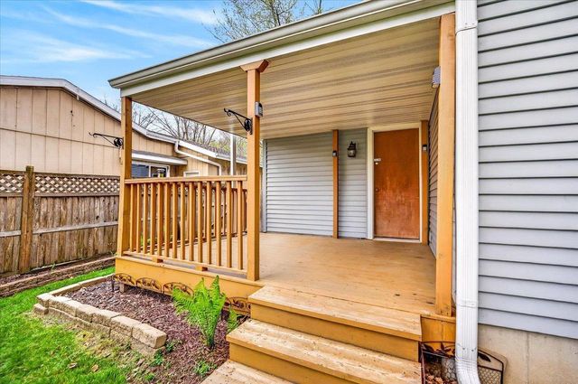 1717 Prairie Road, Madison, WI 53711